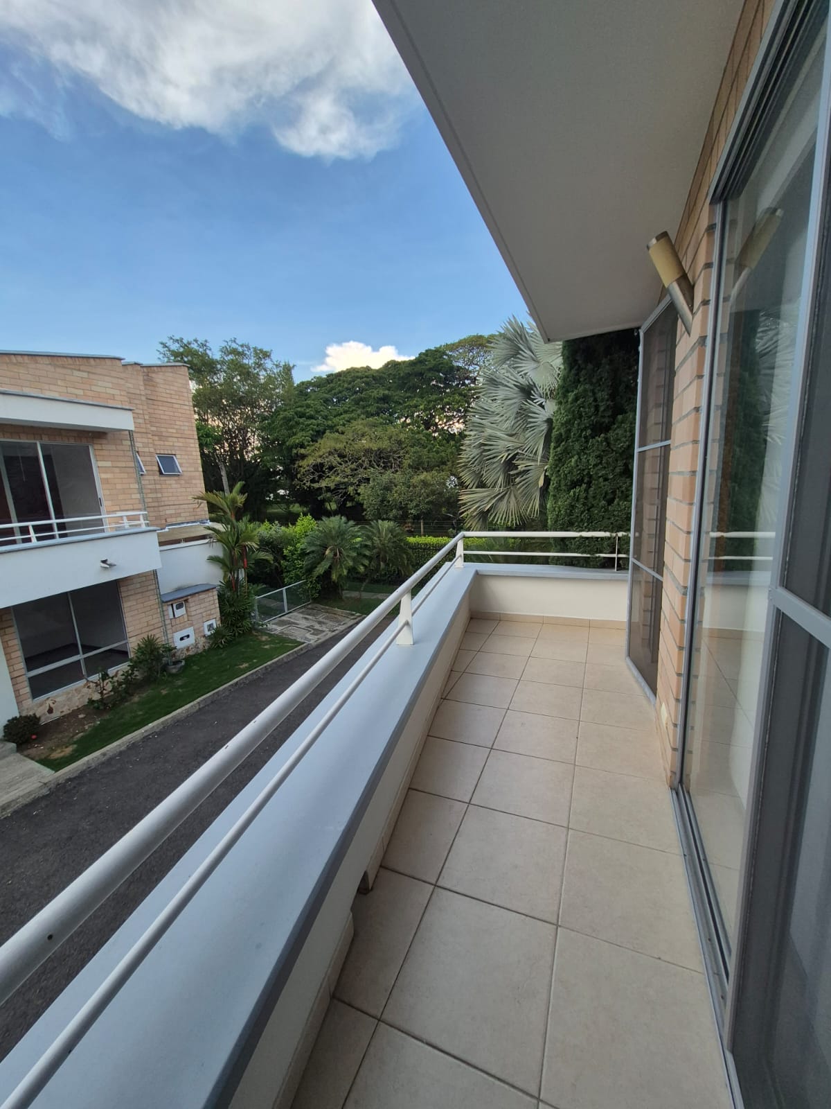 F-2N BALCON