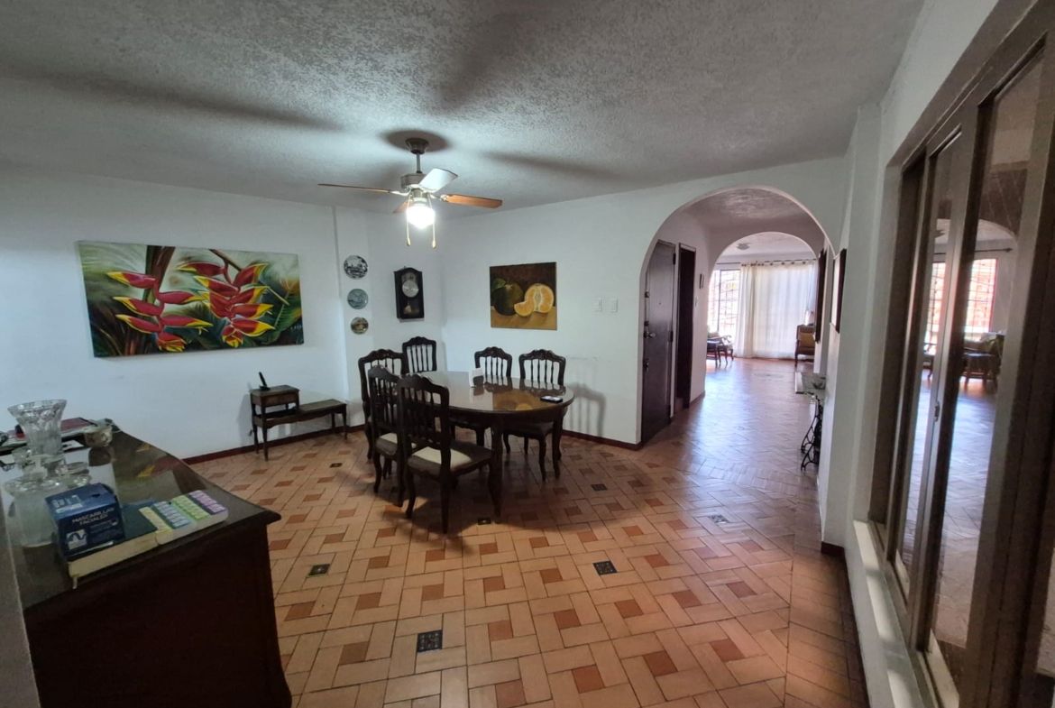 Casa Miraflores 3 Niveles