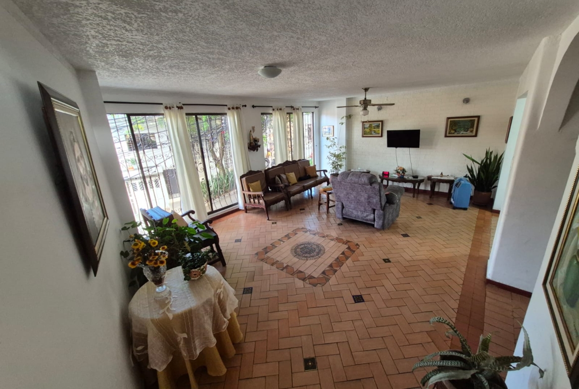 Casa Miraflores 3 Niveles