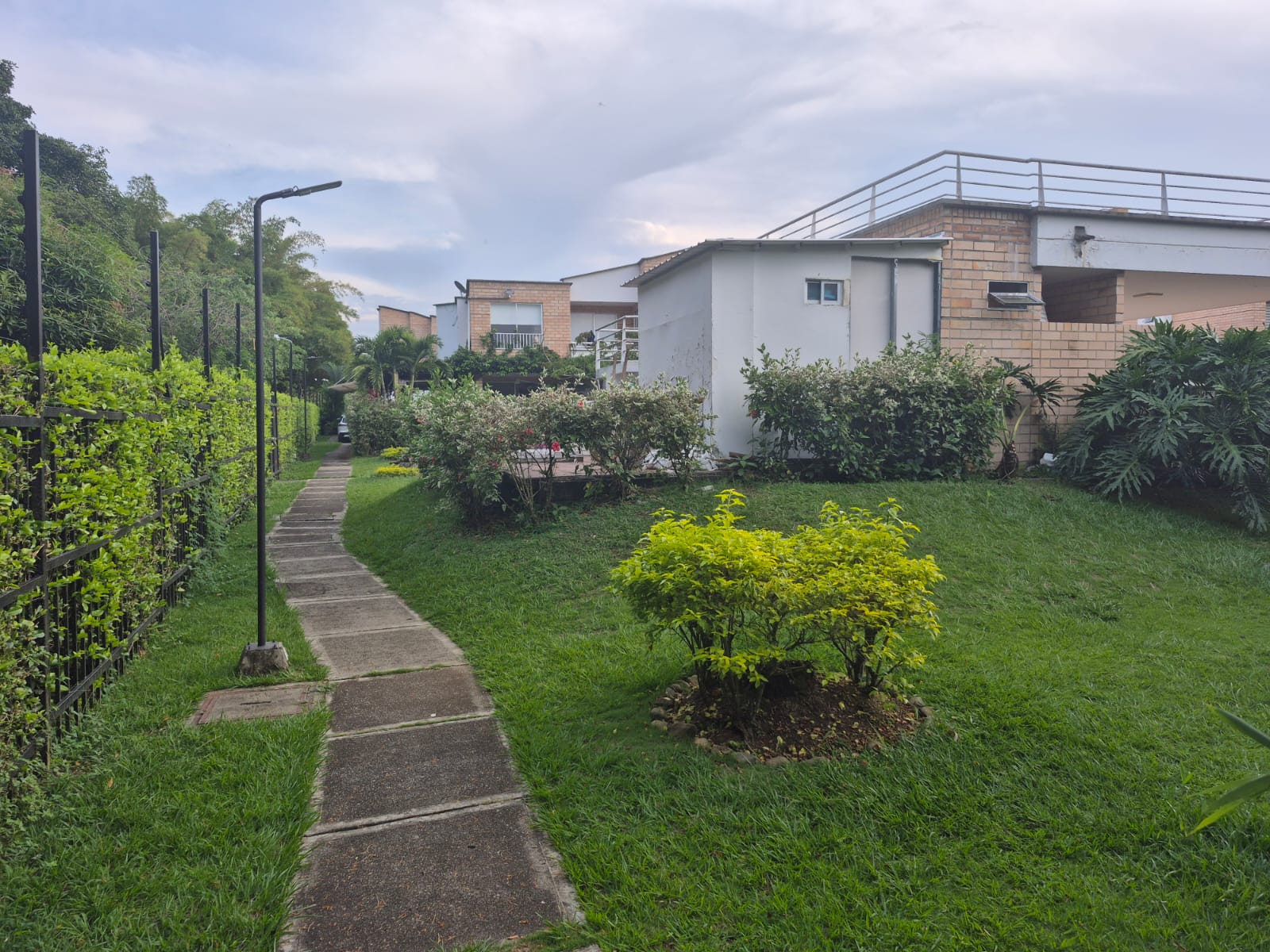 F-SENDERO PEATONAL PERIMETRAL-2