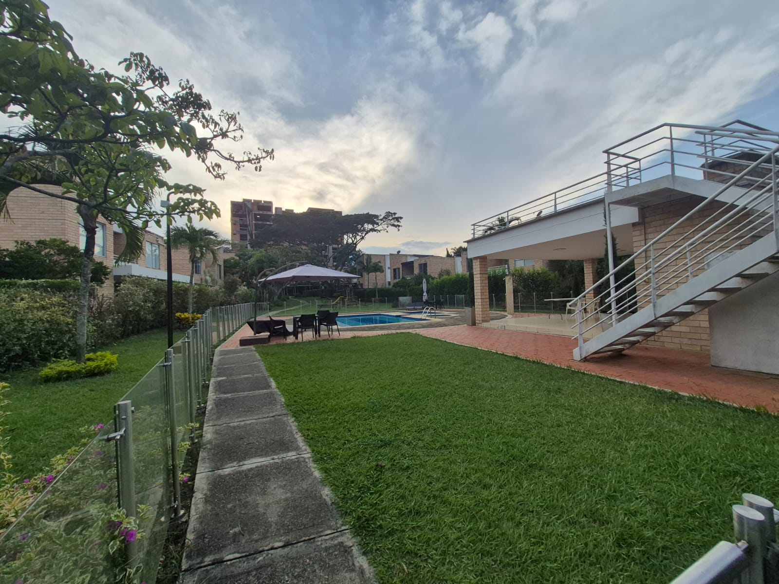 F-ZONA SOCIAL-1