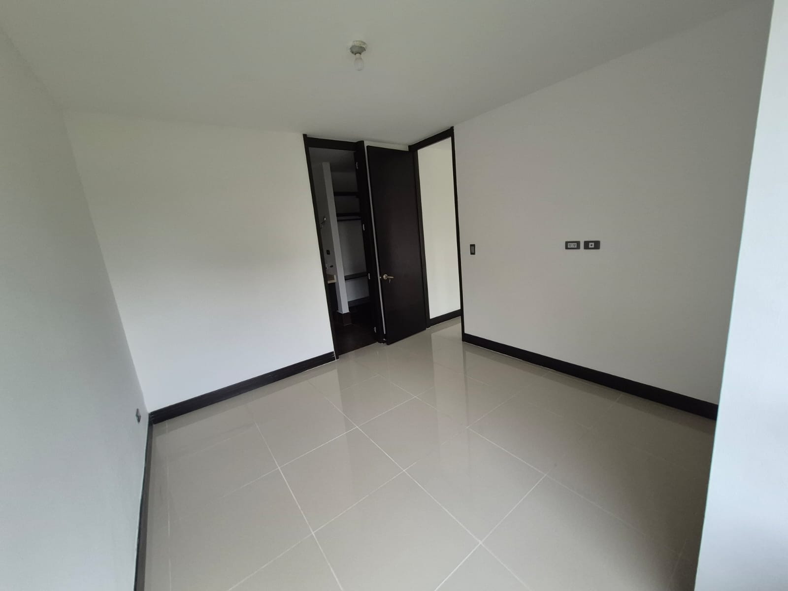 F-ALCOBA 3 Apartamento Lombardia Club House Pance