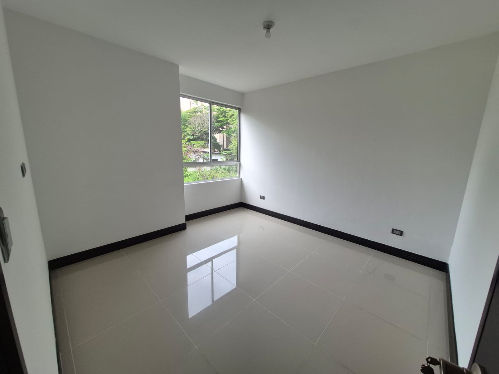 F-ALCOBA 3A Apartamento Lombardia Club House Pance