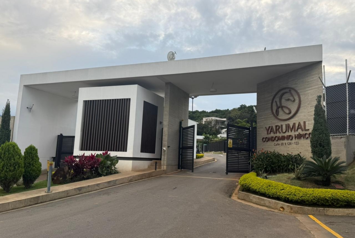 Casa Yarumal Condominio Hipico Pance
