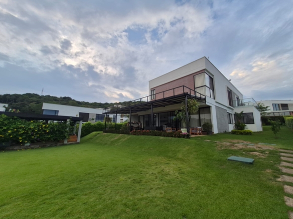 Casa Yarumal Condominio Hipico Pance
